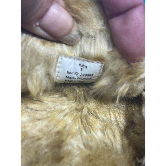 LL Bean Wicked Good Mocs Slippers Kids Size 5 Sheepskin Lamb Fur Moccasins Tan - Picture 11 of 11
